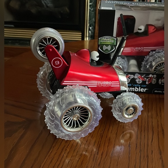 NIB Radio Controlled 360 Rally Car Thunder Tumbler Red - Picture 5 of 14